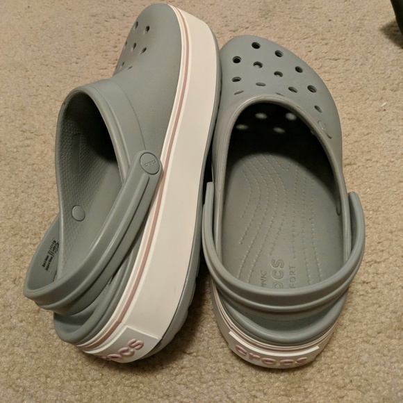 crocs platform grey